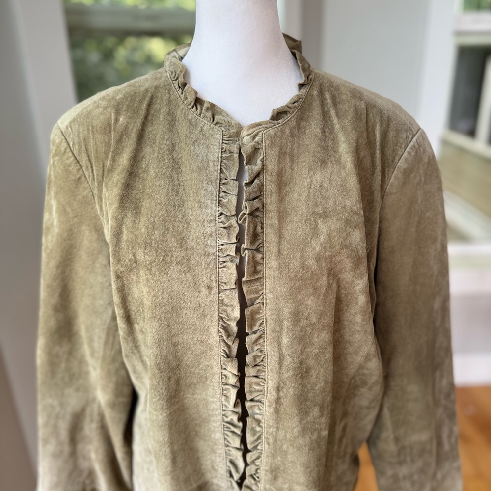 Chico’s Olive Green Genuine Suede Cropped Jacket with Ruffle Detail Large - Picture 4 of 11